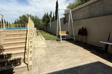 Satılır Bağ Evi Novxanıda