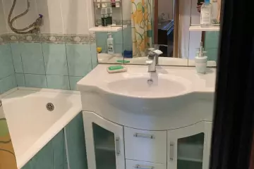 Satılır Köhnə Tikili Elmler Akademiyasıda