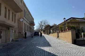 Satılır Köhnə Tikili İçərişəhərdə 