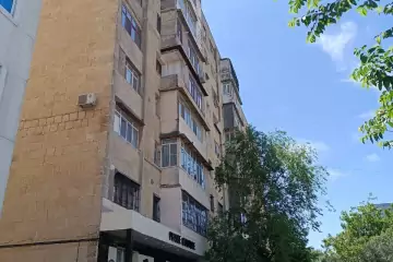 Satılır Köhnə Tikili Elmler Akademiyasıda 