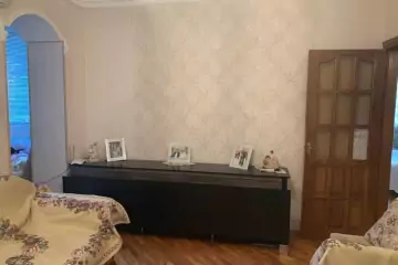 Satılır Köhnə Tikili Elmler Akademiyasıda