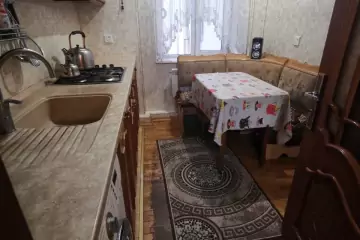 Aylıq Kirayə Köhnə Tikili Rəsulzadə Qəsəbəsində