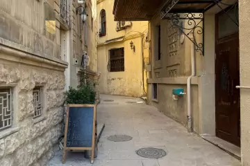 Satılır Köhnə Tikili İçərişəhərdə