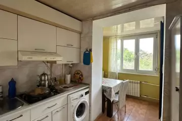 Satılır Köhnə Tikili Yasamalda