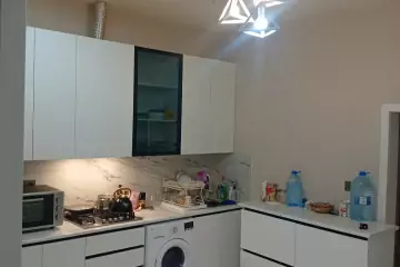 Satılır Yeni Tikili Heydər əliyev Mərkəzində