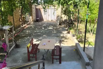Satılır Həyət Evi Sarayda
