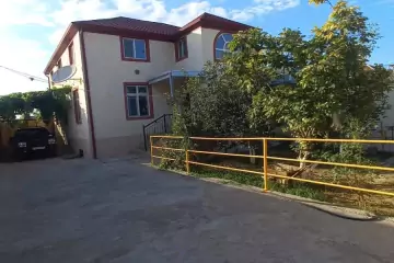 Satılır Həyət Evi Sarayda