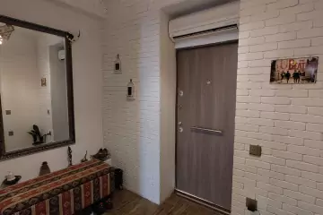 Satılır Köhnə Tikili Badamdarda