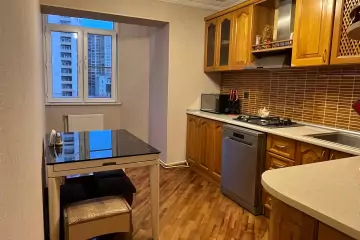 Satılır Köhnə Tikili Yasamalda