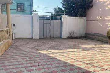 Satılır Həyət Evi Qaraçuxurda