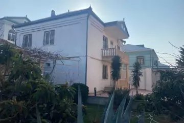 Satılır Həyət Evi Qaraçuxurda