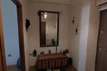 Satılır Köhnə Tikili Badamdarda