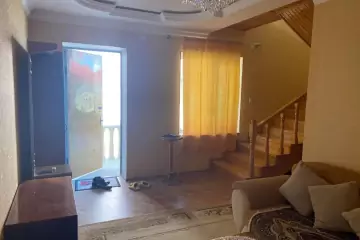 Satılır Həyət Evi Qaraçuxurda