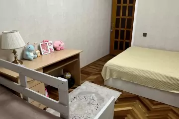 Satılır Köhnə Tikili Yasamalda