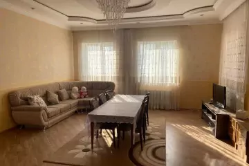 Satılır Həyət Evi Qaraçuxurda