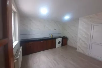 Satılır Həyət Evi Qaraçuxurda