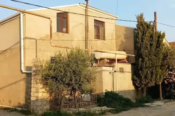 Satılır Həyət Evi Buzovnada