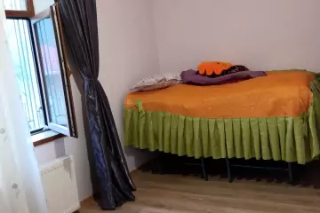 Günlük Kirayə Bağ Evi Xızı Rayonunda