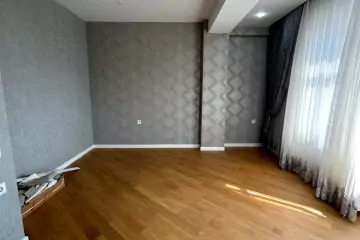 Satılır Yeni Tikili 7-ci Mikrorayonda