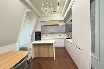Satılır Yeni Tikili Ağ şəhər Kompleksində