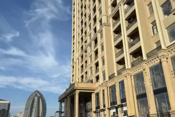 Satılır Yeni Tikili Ağ şəhər Kompleksində