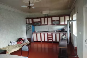Satılır Həyət Evi Vağzalda