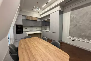 Satılır Yeni Tikili Ağ şəhər Kompleksində