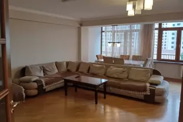 Aylıq Kirayə Köhnə Tikili Həsən əliyev (keçmiş İnqilab)da