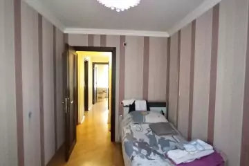 Satılır Köhnə Tikili İzmir Parkı