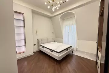 Satılır Yeni Tikili Ağ şəhər Kompleksində