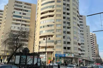 Satılır Yeni Tikili Elmler Akademiyasıda