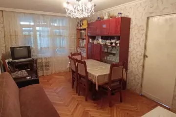 Satılır Köhnə Tikili 2-ci Mikrorayonda