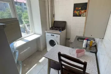 Aylıq Kirayə Köhnə Tikili Elmler Akademiyasıda