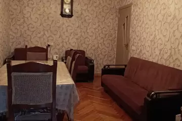 Satılır Köhnə Tikili 2-ci Mikrorayonda