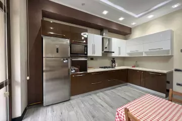 Satılır Yeni Tikili Dostluq Kinoteatrında