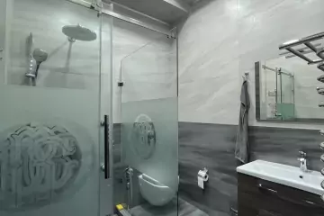 Satılır Yeni Tikili Dostluq Kinoteatrında