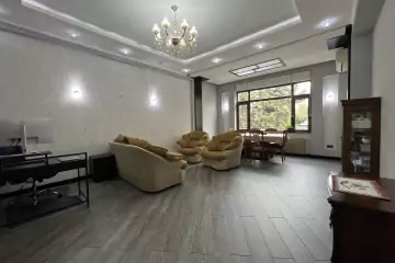 Satılır Yeni Tikili Dostluq Kinoteatrında