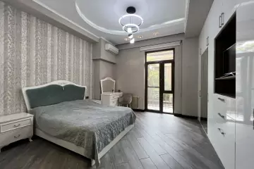 Satılır Yeni Tikili Dostluq Kinoteatrında