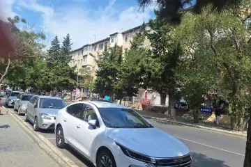 Satılır Köhnə Tikili 3-cü Mikrorayonda