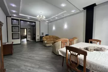 Satılır Yeni Tikili Dostluq Kinoteatrında