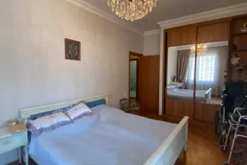 Satılır Yeni Tikili Nəsimi Bazarında