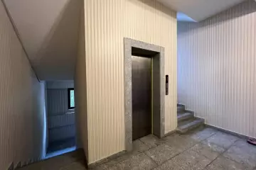 Satılır Yeni Tikili Dostluq Kinoteatrında