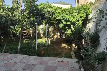 Satılır Həyət Evi Köhnə Coratda