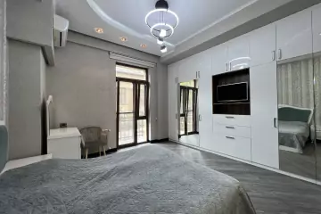Satılır Yeni Tikili Dostluq Kinoteatrında