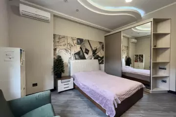 Satılır Yeni Tikili Dostluq Kinoteatrında