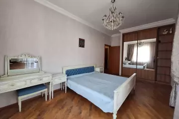 Satılır Yeni Tikili Nəsimi Bazarında