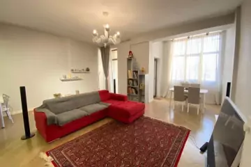 Aylıq Kirayə Yeni Tikili İçərişəhərdə