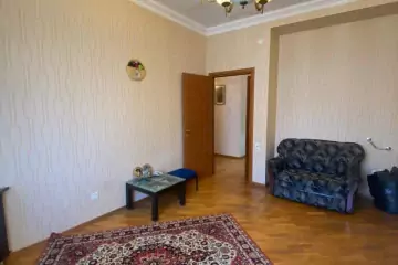 Satılır Yeni Tikili Nəsimi Bazarında