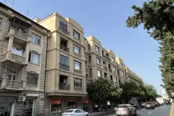 Satılır Yeni Tikili Dostluq Kinoteatrında