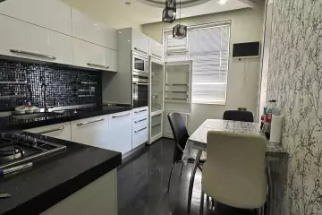 Aylıq Kirayə Yeni Tikili 8-ci Mikrorayonda